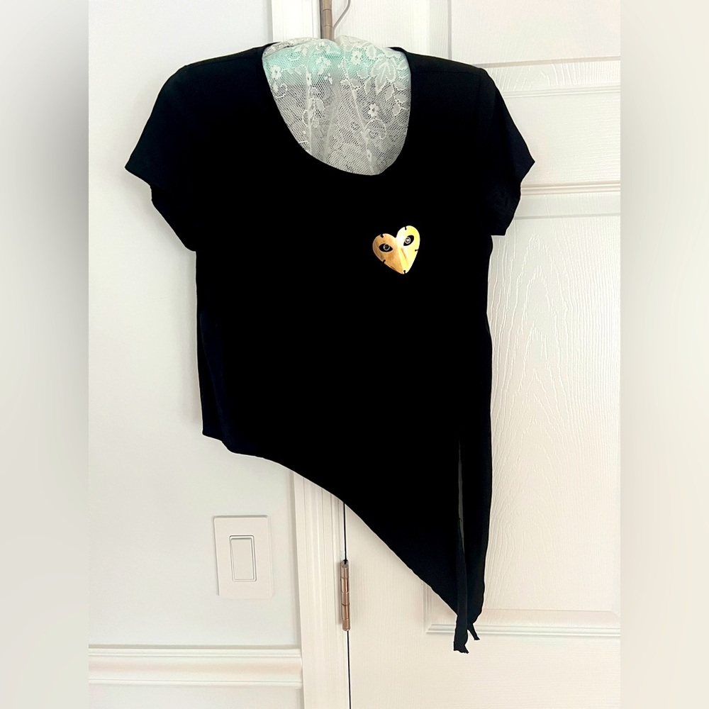 Black round neck Asymmetric crop Top rayon gold metal heart Tie up Size XS